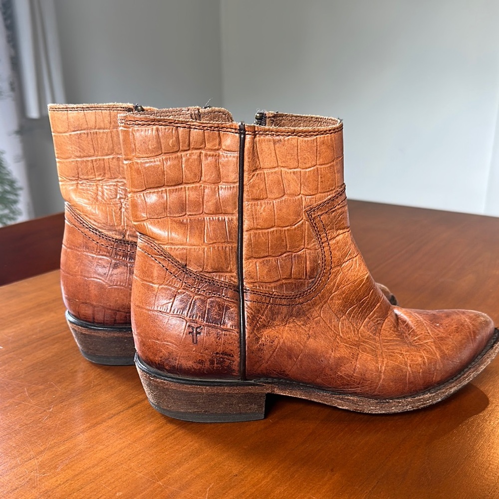 FRYE Billy Short Boots Brown Croc Sz 7.5